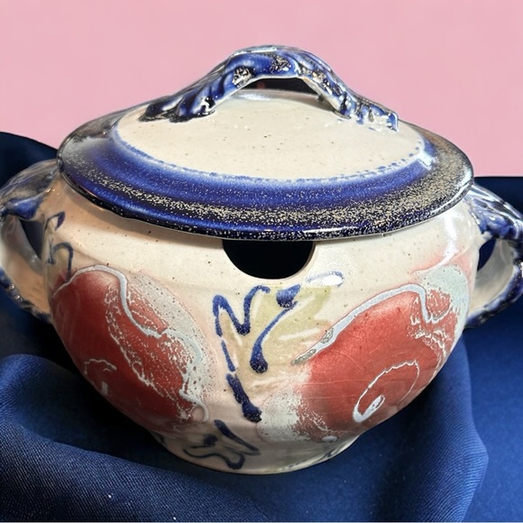 BEAUTIFUL ARTISAN MADE POTTERY SOUP TUREEN - Picture 2 of 11